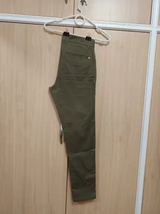 Pantalón Chino Talla 38 Verde Oliva.