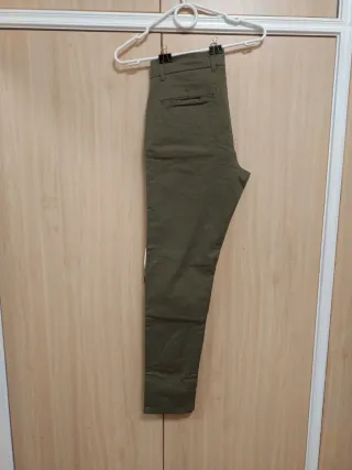 Pantalón Chino Talla 38 Verde Oliva.