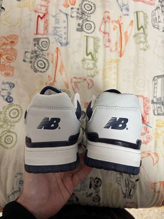 New Balance 550 blancas y azul marino - talla EU42