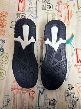 New Balance 550 blancas y azul marino - talla EU42