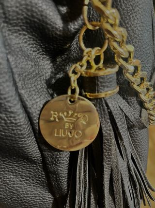 Borsa secchiello LiuJo nera con dettagli oro