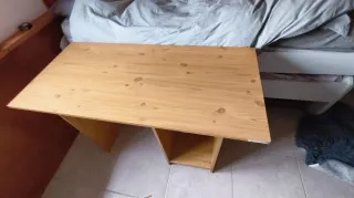 Mesa de ordenador de madera
