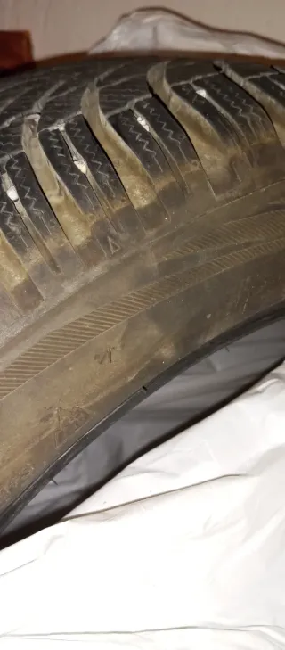 Neumáticos Invierno Firestone 215/50 R18