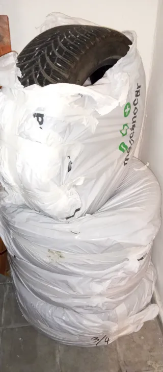 Neumáticos Invierno Firestone 215/50 R18