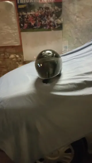 Casco de moto con visera