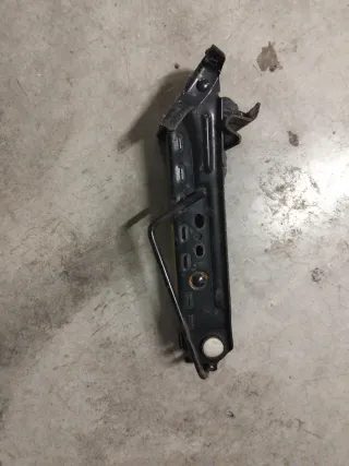 Gato mecánico para coche