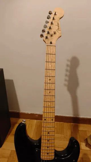 Fender Lite Ash Stratocaster Negra