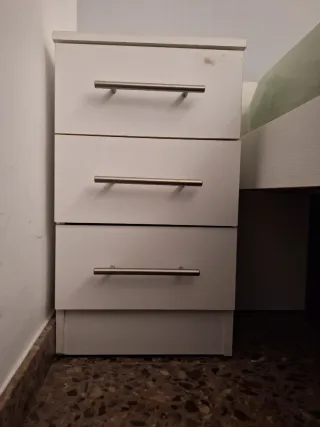 Mobile con cassetti bianco