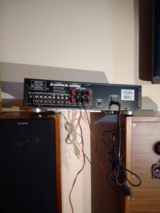 Equipo amplificador Pioneer A- 209R, con 2 altavoc