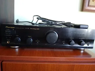 Equipo amplificador Pioneer A- 209R, con 2 altavoc