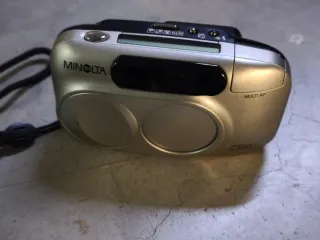 Cámara analógica Minolta Riva Zoom 75W 35mm +FUNDA