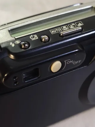 Cámara analógica Minolta Riva Zoom 75W 35mm +FUNDA