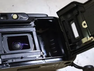 Cámara analógica Minolta Riva Zoom 75W 35mm +FUNDA