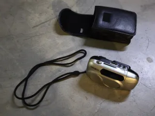 Cámara analógica Minolta Riva Zoom 75W 35mm +FUNDA