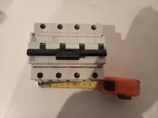 Interruptor Automático 4 Polos 100A