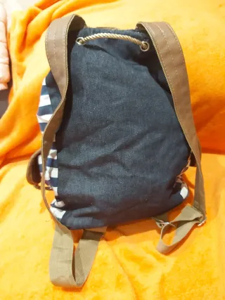 Mochila rayas azul y blanco