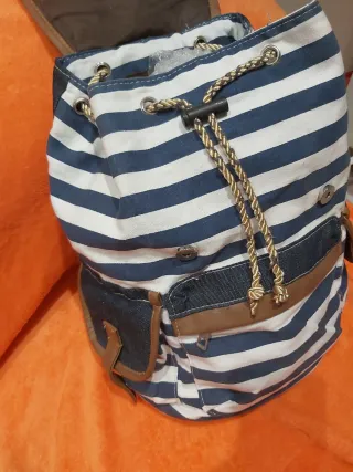 Mochila rayas azul y blanco