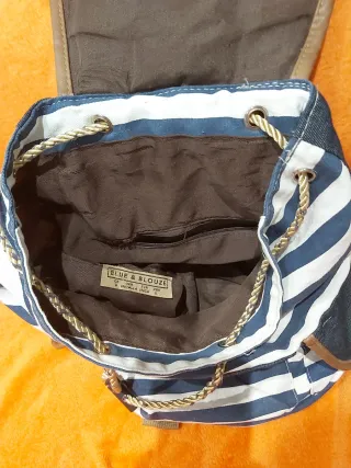 Mochila rayas azul y blanco