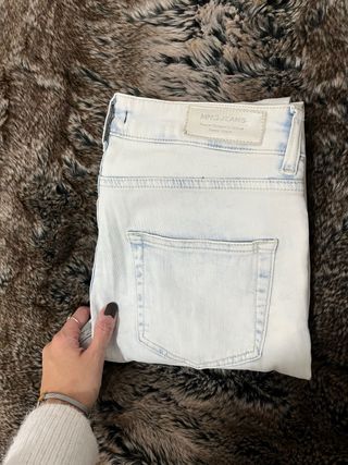 Pantalones pitillo Mango rotos