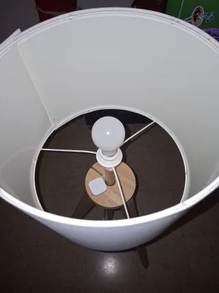 Lámpara de pie trípode Ikea