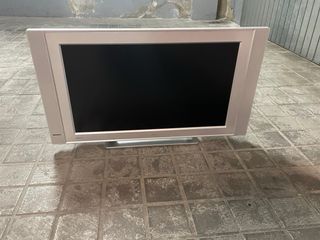 Televisor Philips Plata y Negro.