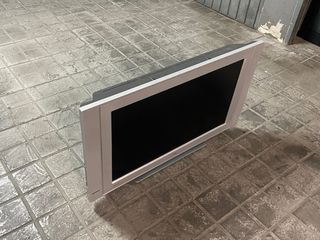 Televisor Philips Plata y Negro.