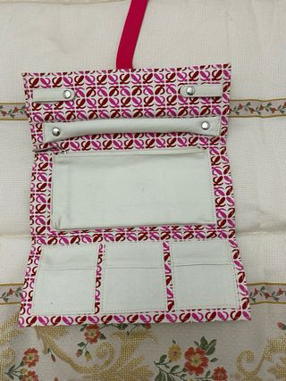 Neceser Loewe Blanco con Cinta Rosa