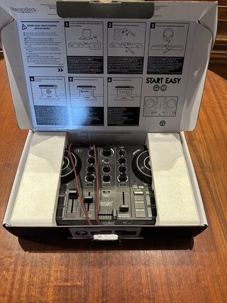 Mesa DJ Hercules DJControl Impulse 200 + USB music