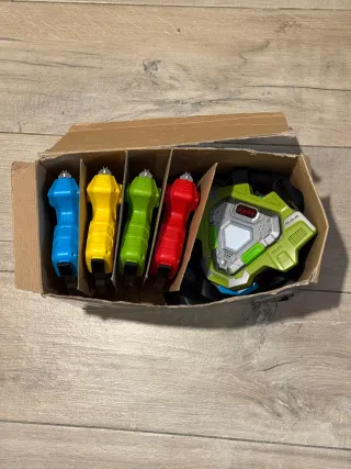 Laser tag 4 pistolas y chalecos juguete