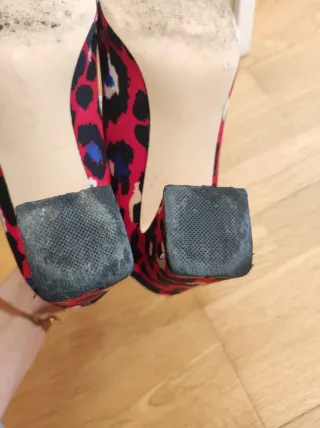 Zapatos de tacón con estampado multicolor