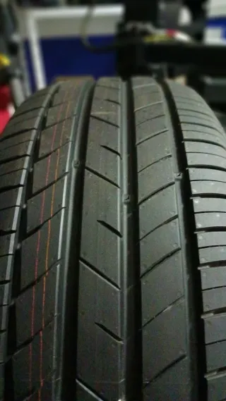 225/55 R16 99W KUMHO ECSTA HS52