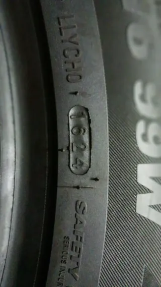 225/55 R16 99W KUMHO ECSTA HS52