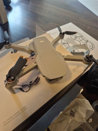 DJI Mini 2 Fly More Combo Drone