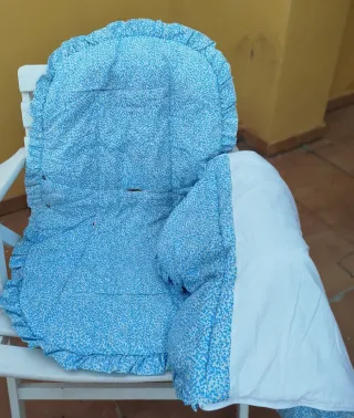Funda para silla de bebé con volantes