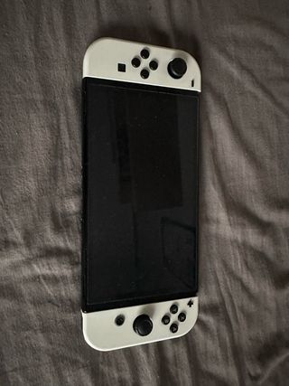 Nintendo Switch OLED Blanca + Cartucho Mágico