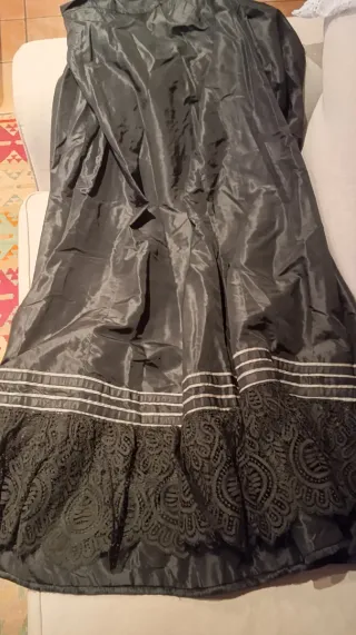 Falda antigua siglo XIX.