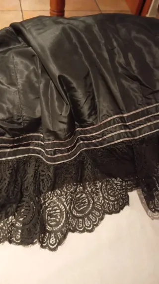 Falda antigua siglo XIX.