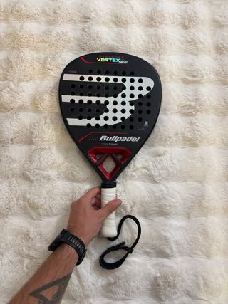 Bullpadel Vertex 04 Comfort Pala Pádel
