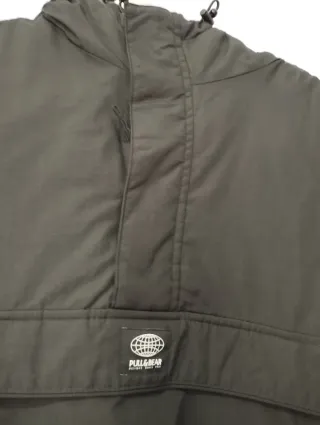 Chaqueta Anorak Pull&Bear Negra Talla M