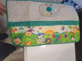 Mantita musical para cuna con animales