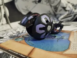 Bakugan 2 Figuras y Cartas