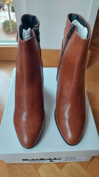 Botín piel Strover tacón marrón talla 40