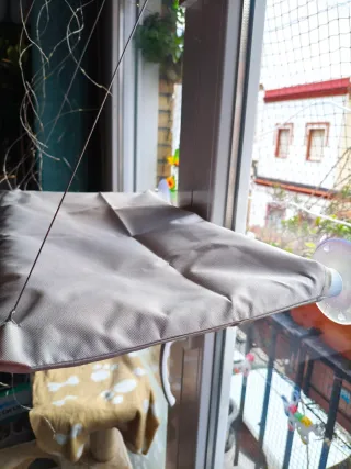 Hamaca para gato beige.