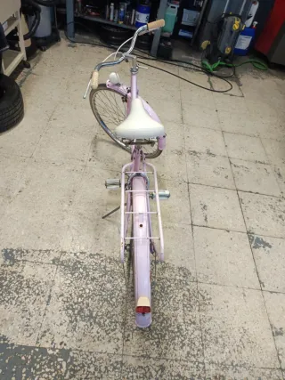 Bicicleta rosa vintage