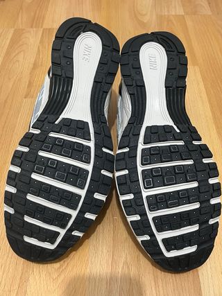 Nike P-6000 Gris y Blanco