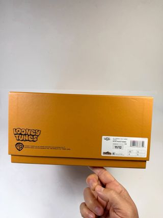 UGG Palace Looney Tunes Tasman Slipper Castanho 44