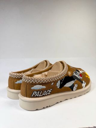 UGG Palace Looney Tunes Tasman Slipper Castanho 44