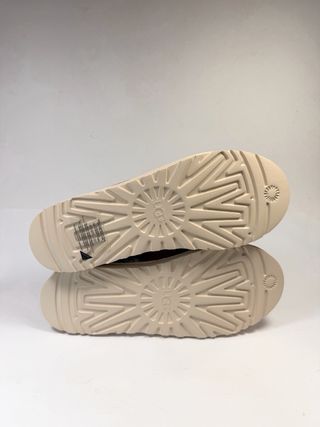 UGG Palace Looney Tunes Tasman Slipper Castanho 44