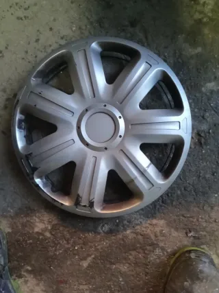 Tapacubos plateado 16 pulgadas