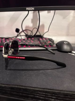 Gafas de sol Prada negras y plateadas